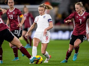 Wenige Tage vor dem Start der Frauenfußball-EM in England haben die Organisatoren die Marke von 500.000 verkauften Eint