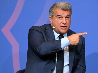 Joan Laporta, Vereinspräsident des FC Barcelona, hat seine finanzielle Schmerzgrenze für einen Transfer von Weltfußba Joan Laporta, Vereinspräsident des FC Barcelona, hat seine finanzielle Schmerzgrenze für einen Transfer von Weltfußba