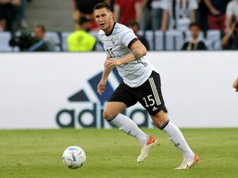 Fußball-Nationalspieler Niklas Süle (26) freut sich nach seinem Wechsel zum Bundesligisten Borussia Dortmund sehr auf Fußball-Nationalspieler Niklas Süle (26) freut sich nach seinem Wechsel zum Bundesligisten Borussia Dortmund sehr auf