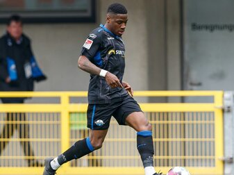 Fußball-Zweitligist Hansa Rostock hat Verteidiger Frederic Ananou fest verpflichtet.