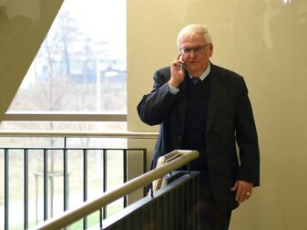 Theo Zwanziger (77) hat aus Protest gegen den Erhalt einer Spende durch WM-Gastgeber Katar seine Ehrenpräsidentschaft i Theo Zwanziger (77) hat aus Protest gegen den Erhalt einer Spende durch WM-Gastgeber Katar seine Ehrenpräsidentschaft i
