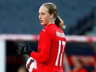 Frauenfußball-Bundesligist Bayern München hat die isländische Nationaltorhüterin Cecilia Ran Runarsdottir fest verpf