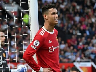 Cristiano Ronaldo ist nach den jüngsten Wechselgerüchten nicht wie geplant am Montag bei Manchester United ins Trainin Cristiano Ronaldo ist nach den jüngsten Wechselgerüchten nicht wie geplant am Montag bei Manchester United ins Trainin