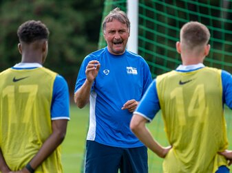 Hat schon mehrfach das Proficamp der Spielergewerkschaft VDV für vereinslose Fußballprofis geleitet: Peter Neururer. Hat schon mehrfach das Proficamp der Spielergewerkschaft VDV für vereinslose Fußballprofis geleitet: Peter Neururer.