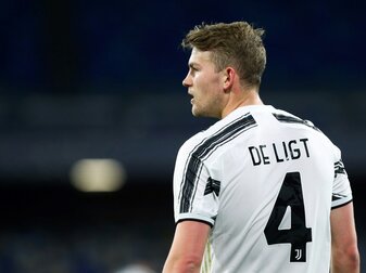 Der deutsche Fußball-Rekordmeister Bayern München ist auf der Suche nach einem geeigneten Chef für das Abwehrzentrum Der deutsche Fußball-Rekordmeister Bayern München ist auf der Suche nach einem geeigneten Chef für das Abwehrzentrum