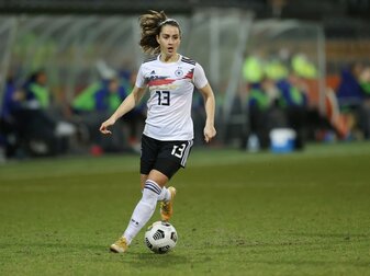 Nationalspielerin Sara Däbritz hat vier Tage vor dem EM-Auftakt der deutschen Fußballerinnen nur dosiert trainiert.