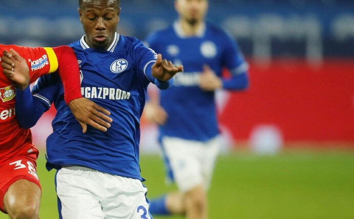 Der marokkanische Fußball-Nationalspieler Hamza Mendyl verlässt den Bundesliga-Rückkehrer Schalke 04 und wechselt nac