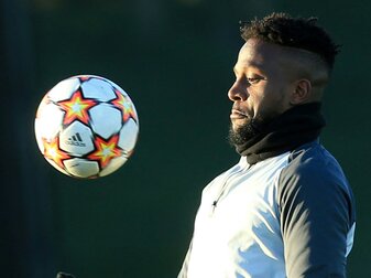 Der italienische Fußballmeister AC Mailand hat Divock Origi vom FC Liverpool verpflichtet.