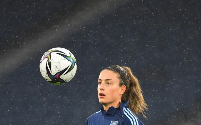 Die spanische Frauen-Nationalmannschaft muss beim Turnier in England womöglich auf Weltfußballerin Alexia Putellas ver
