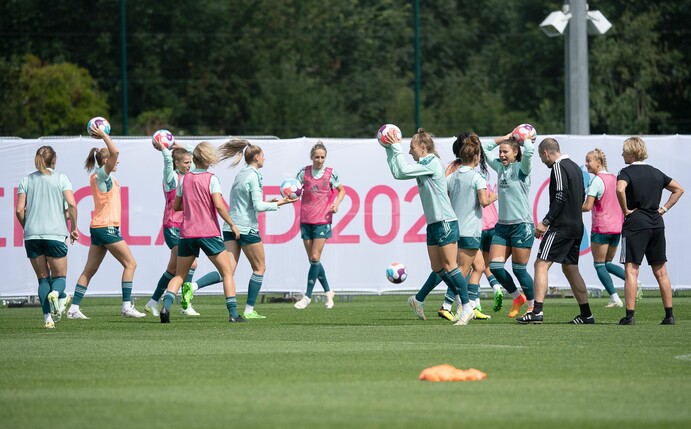 Eine Mehrheit ist bei den Nationalspielerinen für die gleichen Erfolgsprämien wie bei ihren männlichen Kollegen.