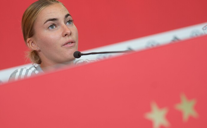 Kann sich mittlerweile nur noch auf Profifußball konzentrieren: Laura Freigang.