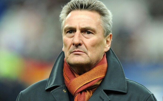 Dieter Müller hat Probleme mit einigen Stars der heutigen Spielergeneration, die trotz bestehender Verträge ihre Klubs