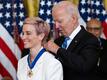 US-Präsident Joe Biden hat Fußballerin Megan Rapinoe bei Überreichen der Freiheitsmedaille in höchsten Tönen gelobt