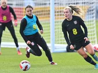 Erster Corona-Fall bei der EM der Fußballerinnen in England: Verteidigerin Lotte Wubben-Moy ist positiv getestet worde Erster Corona-Fall bei der EM der Fußballerinnen in England: Verteidigerin Lotte Wubben-Moy ist positiv getestet worde