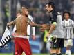 Arturo Vidal (l) war im Sommer von Juventus Turin zum FC Bayern gewechselt. Foto: Peter Kneffel