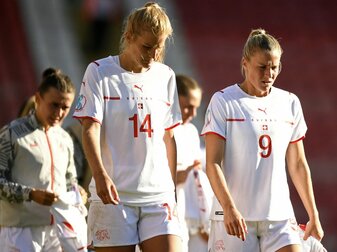 Aufgrund von Magen-Darm-Symptomen bei 19 Teammitgliedern ist das Training der Schweizer Fußball-Nationalmannschaft abge Aufgrund von Magen-Darm-Symptomen bei 19 Teammitgliedern ist das Training der Schweizer Fußball-Nationalmannschaft abge