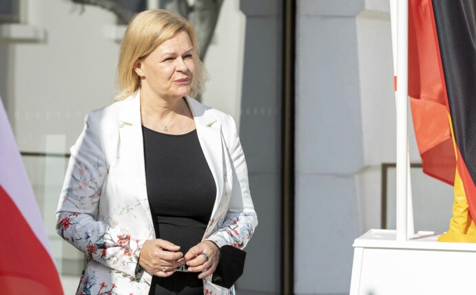 Bundesinnenministerin Nancy Faeser hat sich klar gegen die Gründung einer Super League im Fußball positioniert.