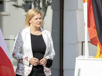 Bundesinnenministerin Nancy Faeser hat sich klar gegen die Gründung einer Super League im Fußball positioniert. Bundesinnenministerin Nancy Faeser hat sich klar gegen die Gründung einer Super League im Fußball positioniert.