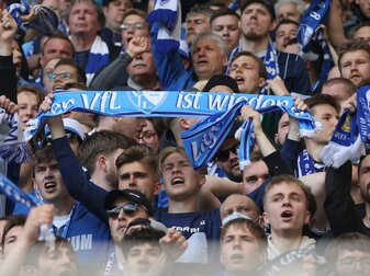 Bundesligist VfL Bochum muss wegen des Fehlverhaltens seiner Fans erneut in die Tasche greifen. Bundesligist VfL Bochum muss wegen des Fehlverhaltens seiner Fans erneut in die Tasche greifen.