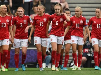 Die frühere Wolfsburgerin Pernille Harder hat Vize-Europameister Dänemark den ersten Erfolg bei der Fußball-EM in Eng Die frühere Wolfsburgerin Pernille Harder hat Vize-Europameister Dänemark den ersten Erfolg bei der Fußball-EM in Eng