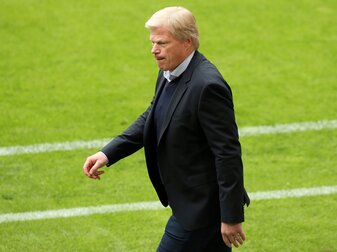 Oliver Kahn würde die Fußball-Bundesliga im Ringen um mehr Attraktivität und Wettbewerb für Investoren öffnen. Oliver Kahn würde die Fußball-Bundesliga im Ringen um mehr Attraktivität und Wettbewerb für Investoren öffnen.