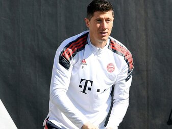Robert Lewandowski ist am Mittwochvormittag wie vorgesehen auch zum Training bei Rekordmeister Bayern München erschiene Robert Lewandowski ist am Mittwochvormittag wie vorgesehen auch zum Training bei Rekordmeister Bayern München erschiene