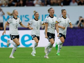 Marketing-Experte Dennis Trautwein hält eine gleiche Bezahlung für Frauen und Männer im Fußball schon in naher Zukun