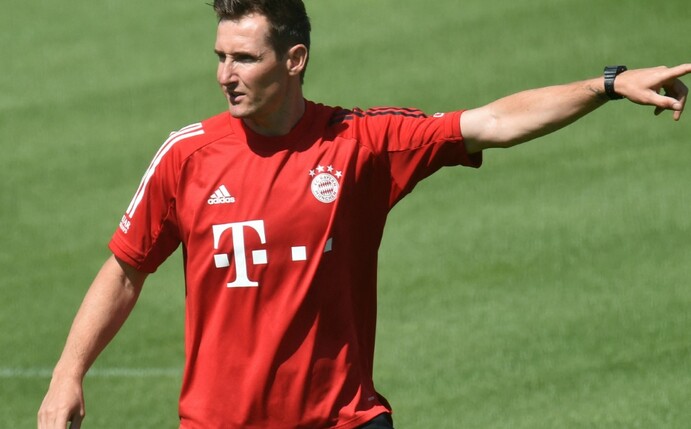 Miroslav Klose geht voller Vorfreude in sein erstes Pflichtspiel als Cheftrainer des österreichischen Fußball-Bundesli