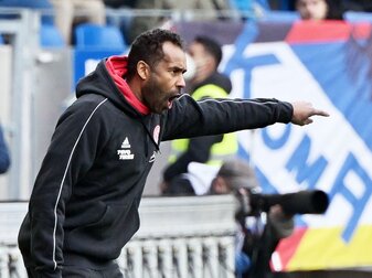 Der Düsseldorfer Trainer Daniel Thioune. Der Düsseldorfer Trainer Daniel Thioune.