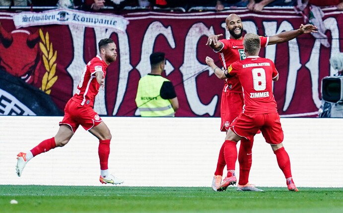 Der 1. FC Kaiserslautern siegt zum Saisonauftakt.