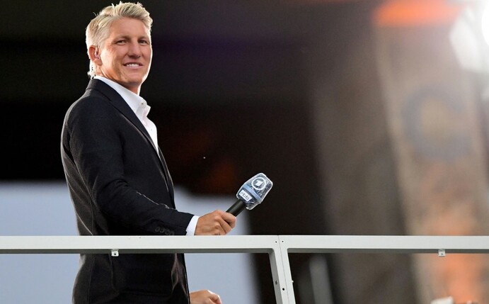 Für Rio-Weltmeister Bastian Schweinsteiger ist der Weg der deutschen Frauen-Nationalmannschaft bei der EM in England no