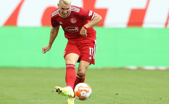 Aufstiegsanwärter Fortuna Düsseldorf ist mit einem hart erkämpften Sieg in die Zweitliga-Saison gestartet.