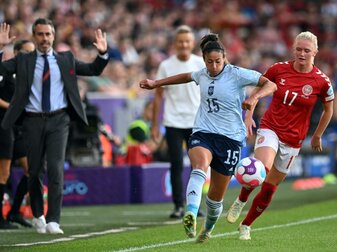 Spaniens Fußballerinnen haben bei der Europameisterschaft in England als Gruppenzweite hinter der deutschen Mannschaft Spaniens Fußballerinnen haben bei der Europameisterschaft in England als Gruppenzweite hinter der deutschen Mannschaft