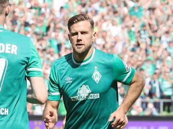 Bundesliga-Aufsteiger Werder Bremen hat den Vertrag mit Torjäger Niclas Füllkrug vorzeitig verlängert. Bundesliga-Aufsteiger Werder Bremen hat den Vertrag mit Torjäger Niclas Füllkrug vorzeitig verlängert.