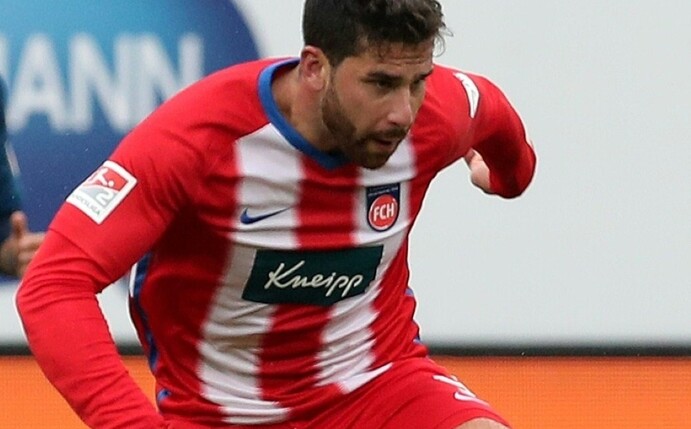 Fußball-Zweitligist Hansa Rostock ist mit einer Heim-Niederlage in die neue Saison gestartet.