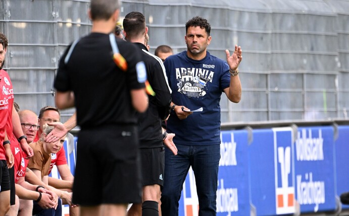 Sah in Sandhausen Rot: Bielefeld-Coach Uli Forte.