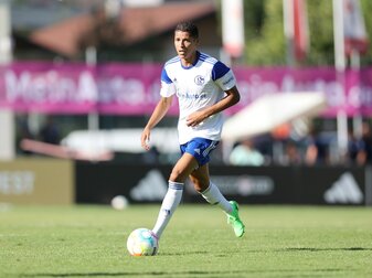 Fußball-Bundesligist Schalke 04 hat offenbar einen weiteren Interessenten für den marokkanischen Nationalspieler Amine Fußball-Bundesligist Schalke 04 hat offenbar einen weiteren Interessenten für den marokkanischen Nationalspieler Amine