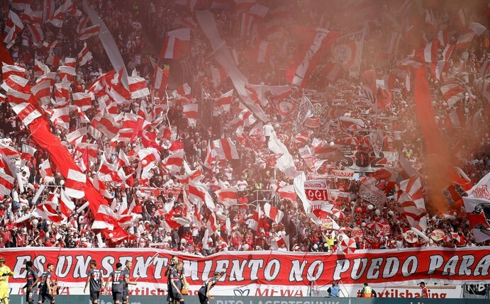 Bundesligist VfB Stuttgart muss wegen Fehlverhaltens seiner Anhänger endgültig 15.000 Euro Geldstrafe zahlen.