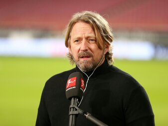 Fußball-Bundesligist VfB Stuttgart will sich aus finanziellen Gründen nicht gegen einen möglichen Abgang von Sasa Kal Fußball-Bundesligist VfB Stuttgart will sich aus finanziellen Gründen nicht gegen einen möglichen Abgang von Sasa Kal