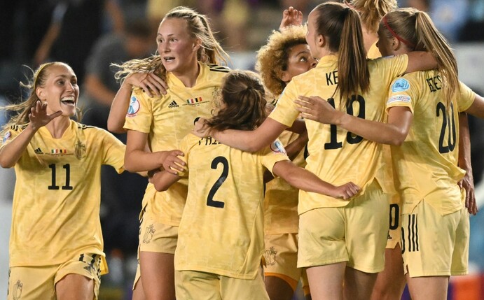 Belgiens Fußballerinnen sind erstmals ins EM-Viertelfinale eingezogen.