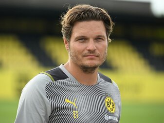 Trainer Edin Terzic von Borussia Dortmund hat bestürzt auf den Tumor-Fund bei Stürmer Sebastien Haller reagiert. Trainer Edin Terzic von Borussia Dortmund hat bestürzt auf den Tumor-Fund bei Stürmer Sebastien Haller reagiert.
