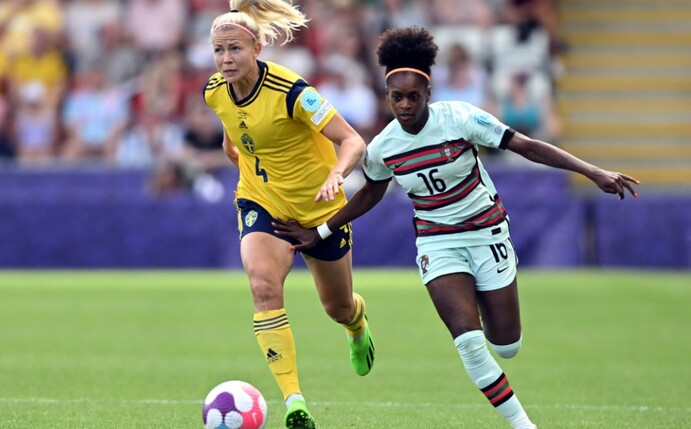 Nach positiven Corona-Befunden muss Mitfavorit Schweden im EM-Viertelfinale ohne Bayern-Verteidigerin Hanna Glas und Emm