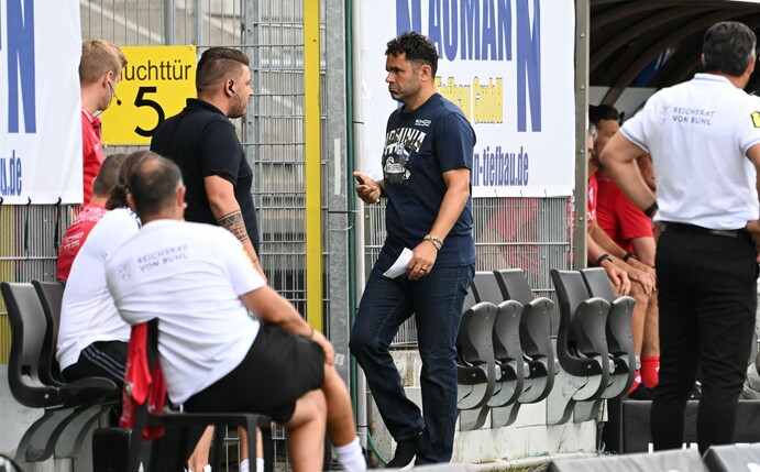Wird nicht gesperrt: Arminien-Coach Uli Forte.
