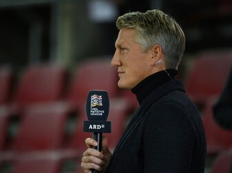 Rio-Weltmeister Bastian Schweinsteiger sieht beim Thema Gleichberechtigung im Fußball noch Handlungsbedarf. Rio-Weltmeister Bastian Schweinsteiger sieht beim Thema Gleichberechtigung im Fußball noch Handlungsbedarf.