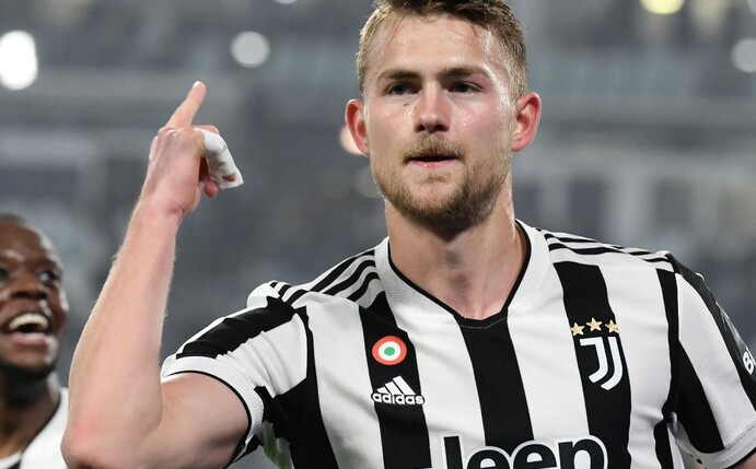 Mathijs de Ligt hat vor seinem Wechsel zu Bayern München neben Louis van Gaal auch die Ex-Spieler Arjen Robben und Mark