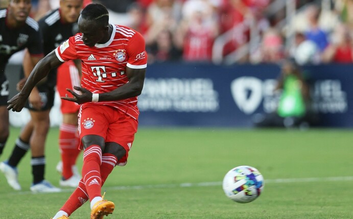 Die beiden Star-Neuzugänge Sadio Mane und Matthijs de Ligt haben einen Traumeinstand im Trikot des FC Bayern gefeiert.