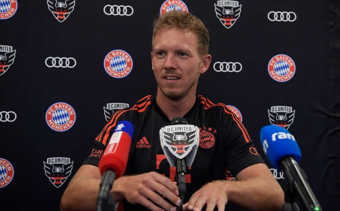 Bayern-Trainer Julian Nagelsmann nimmt an einer Pressekonferenz teil.