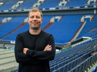 Trainer Frank Kramer zeigt sich mit dem Stand der Kaderplanung beim Bundesliga-Aufsteiger Schalke 04 zufrieden. Trainer Frank Kramer zeigt sich mit dem Stand der Kaderplanung beim Bundesliga-Aufsteiger Schalke 04 zufrieden.