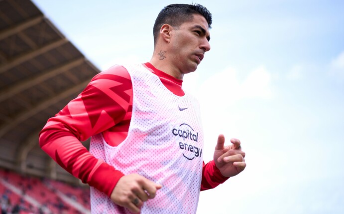 Luis Suárez ist aktuell ablösefrei zu haben. Foto: Alex Caparros/Getty Images