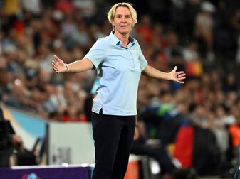 Martina Voss-Tecklenburg kann mit der Diskussion über die klare Favoritenrolle Deutschlands im EM-Viertelfinale gegen Martina Voss-Tecklenburg kann mit der Diskussion über die klare Favoritenrolle Deutschlands im EM-Viertelfinale gegen
